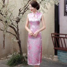 Muatkan imej ke dalam penonton Galeri, Sleeveless Brocade Traditional Cheongsam Floral Chinese Dress
