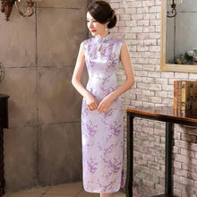 Muatkan imej ke dalam penonton Galeri, Sleeveless Brocade Traditional Cheongsam Floral Chinese Dress
