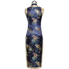 Muatkan imej ke dalam penonton Galeri, Traditional Brocade Long Cheongsam Floral Chinese Dress
