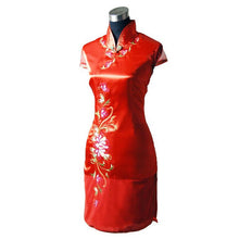 Muatkan imej ke dalam penonton Galeri, Cap Sleeve Cheongsam Chinese Dress with Floral Embroidery
