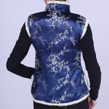 Muatkan imej ke dalam penonton Galeri, Floral Brocade Chinese Waistcoat with Fur Edge
