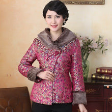 Muatkan imej ke dalam penonton Galeri, Fur Collar &amp; Cuff Brocade Traditional Chinese Wadded Jacket
