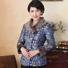 Muatkan imej ke dalam penonton Galeri, Fur Collar &amp; Cuff Brocade Traditional Chinese Wadded Jacket
