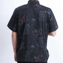 Muatkan imej ke dalam penonton Galeri, Short Sleeve Cotton Chinese Shirt with Floral &amp; Calligraphy Pattern
