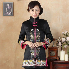 Muatkan imej ke dalam penonton Galeri, Stand Collar Floral Embroidery Silk Blend Chinese Wind Coat
