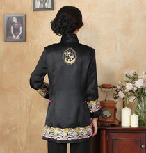 Muatkan imej ke dalam penonton Galeri, Stand Collar Floral Embroidery Silk Blend Chinese Wind Coat
