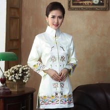 Muatkan imej ke dalam penonton Galeri, Stand Collar Floral Embroidery Silk Blend Chinese Wind Coat
