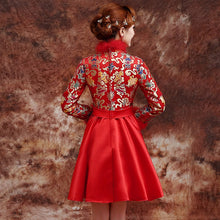 Muatkan imej ke dalam penonton Galeri, Long Sleeve Brocade Top Satin Skirt Chinese Wedding Party Dress
