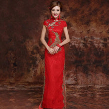 Muatkan imej ke dalam penonton Galeri, Phoenix Embroidery Brocade Cheongsam Chinese Wedding Dress
