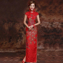 Muatkan imej ke dalam penonton Galeri, Phoenix Embroidery Brocade Cheongsam Chinese Wedding Dress
