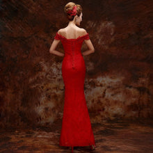 Muatkan imej ke dalam penonton Galeri, Off Shoulder Mermaid Lace Chinese Wedding Party Dress
