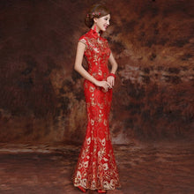 Muatkan imej ke dalam penonton Galeri, Key Hole Neck Mermaid Brocade Chinese Wedding Dress
