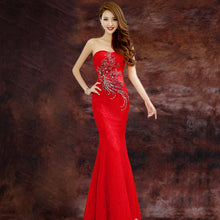 Muatkan imej ke dalam penonton Galeri, Floral Sequins Strapless Mermaid Chinese Wedding Dress
