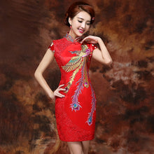 Muatkan imej ke dalam penonton Galeri, Phoenix Embroidery Lace Applique Knee Length Chinese Wedding Dress
