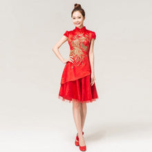 Muatkan imej ke dalam penonton Galeri, Phoenix Sequins Tulle Skirt Chinese Wedding Party Dress
