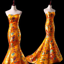 Muatkan imej ke dalam penonton Galeri, Strapless Dragon Pattern Brocade Chinese Prom Dress Chapel Train
