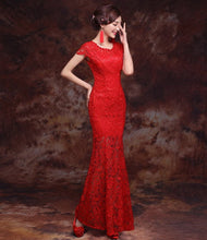 Muatkan imej ke dalam penonton Galeri, Round Neck Cap Sleeve Mermaid Chinese Wedding Dress
