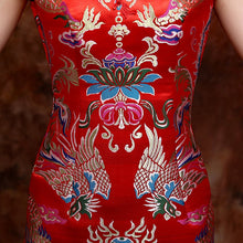 Muatkan imej ke dalam penonton Galeri, Chiffon Neck Dragon Pattern Brocade Chinese Wedding Party Dress
