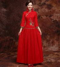 Muatkan imej ke dalam penonton Galeri, Lace Cheongsam Top Chiffon Skirt Chinese Wedding Dress
