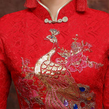 Muatkan imej ke dalam penonton Galeri, Phoenix Sequins Lace Cheongsam Top Chinese Wedding Dress
