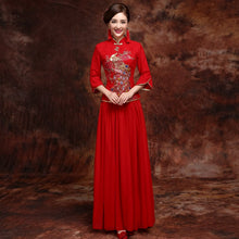 Muatkan imej ke dalam penonton Galeri, Phoenix Sequins Lace Cheongsam Top Chinese Wedding Dress
