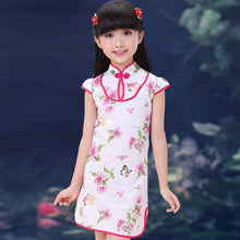 Muatkan imej ke dalam penonton Galeri, Cotton Kid&#39;s Cheongsam Floral Chinese Dress Key Hole Neck
