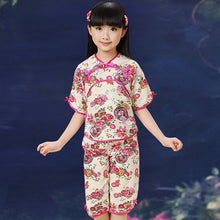 Muatkan imej ke dalam penonton Galeri, Traditional Floral Girl&#39;s Chinese Suit with Half Sleeves
