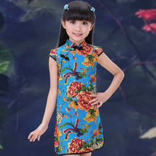 Muatkan imej ke dalam penonton Galeri, Cap Sleeve Kid&#39;s Cheongsam Floral Chinese Dress
