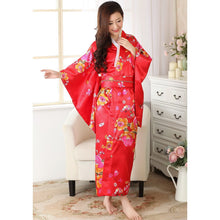 Muatkan imej ke dalam penonton Galeri, Women&#39;s Floral Traditional Japanese Kimono
