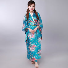 Muatkan imej ke dalam penonton Galeri, Women&#39;s Floral Traditional Japanese Kimono
