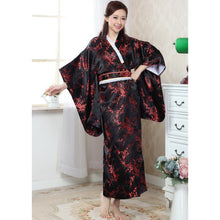 Muatkan imej ke dalam penonton Galeri, Floral Brocade Women&#39;s Traditional Japanese Kimono
