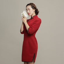 Muatkan imej ke dalam penonton Galeri, Half Sleeve Thick Signature Cotton Retro Cheongsam Chinese Dress
