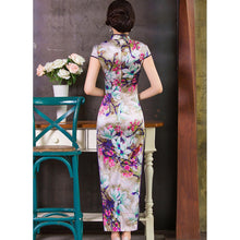 Muatkan imej ke dalam penonton Galeri, Magnolia Pattern Real Silk Full Length Cheongsam Chinese Dress
