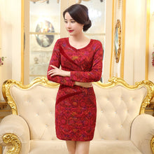 Muatkan imej ke dalam penonton Galeri, Long Sleeve V Neck Floral Mother Dress Wedding Party Dress
