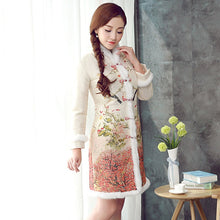 Load image into Gallery viewer, Chinese Style Long Floral Wadded Coat with Fur Edge
