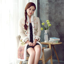 Load image into Gallery viewer, Chinese Style Long Floral Wadded Coat with Fur Edge
