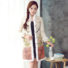 Muatkan imej ke dalam penonton Galeri, Chinese Style Long Floral Wadded Coat with Fur Edge
