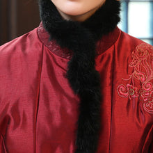 Muatkan imej ke dalam penonton Galeri, Floral Embroidery Fur Collar Taffeta Chinese Wadded Coat
