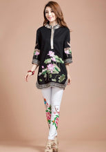 Muatkan imej ke dalam penonton Galeri, Lotus Embroidery Signature Cotton Chinese Style Blouse
