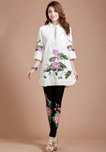 Muatkan imej ke dalam penonton Galeri, Lotus Embroidery Signature Cotton Chinese Style Blouse
