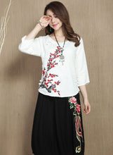 Muatkan imej ke dalam penonton Galeri, Wintersweet Embroidery 3/4 Sleeve Signature Cotton Chinese Style Blouse
