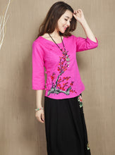 Muatkan imej ke dalam penonton Galeri, Wintersweet Embroidery 3/4 Sleeve Signature Cotton Chinese Style Blouse
