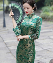 Load image into Gallery viewer, 3/4 Sleeve Knee Length Floral Velvet Cheongsam Chinese Dress
