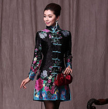 Load image into Gallery viewer, Long Sleeve Floral Chinese Style Wind Coat with Strap Buttons
