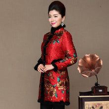 Muatkan imej ke dalam penonton Galeri, Fur Collar &amp; Cuff Floral Silk &amp; Linen Chinese Style Women&#39;s Wadded Coat
