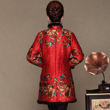 Muatkan imej ke dalam penonton Galeri, Floral Silk &amp; Linen Chinese Style Long Women&#39;s Wadded Coat
