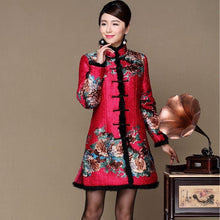 Muatkan imej ke dalam penonton Galeri, Floral Silk &amp; Linen Chinese Style Long Women&#39;s Wadded Coat
