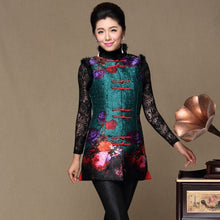 Muatkan imej ke dalam penonton Galeri, Fur Collar &amp; Cuff Silk &amp; Linen Chinese Style Floral Women&#39;s Waistcoat
