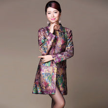 Muatkan imej ke dalam penonton Galeri, Silk &amp; Linen Floral Chinese Style Women&#39;s Wind Coat
