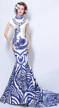 Muatkan imej ke dalam penonton Galeri, Blue &amp; White Porcelain Pattern Chinese Style Wedding Dress with Cathedral Train
